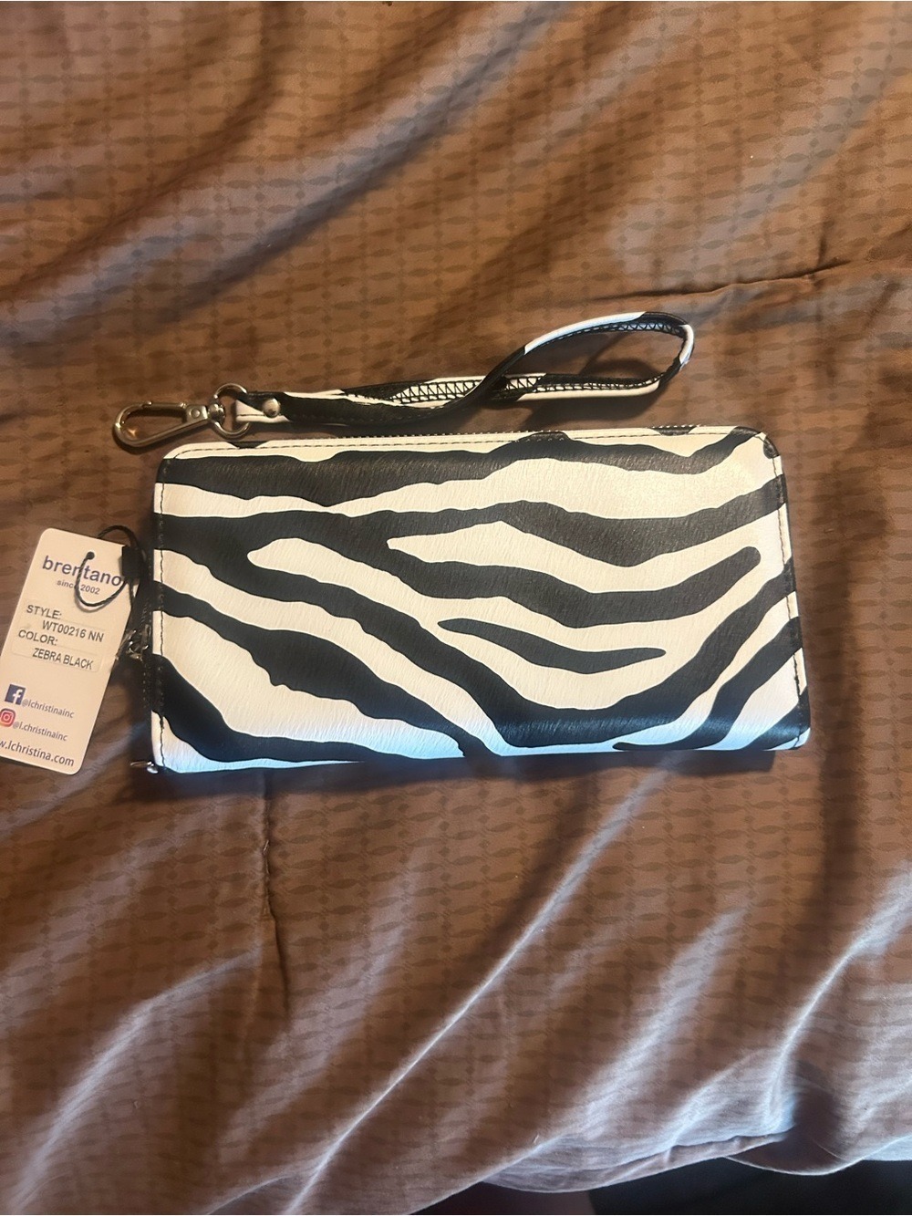 Brentano Zebra Print Wristlet Clutch - Black & White